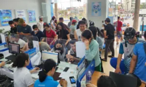 Nhà mạng tặng data, tiền gọi điện cho người dân vùng bão lũ