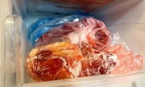 Có nên dự trữ thịt cá đầy ắp tủ lạnh?